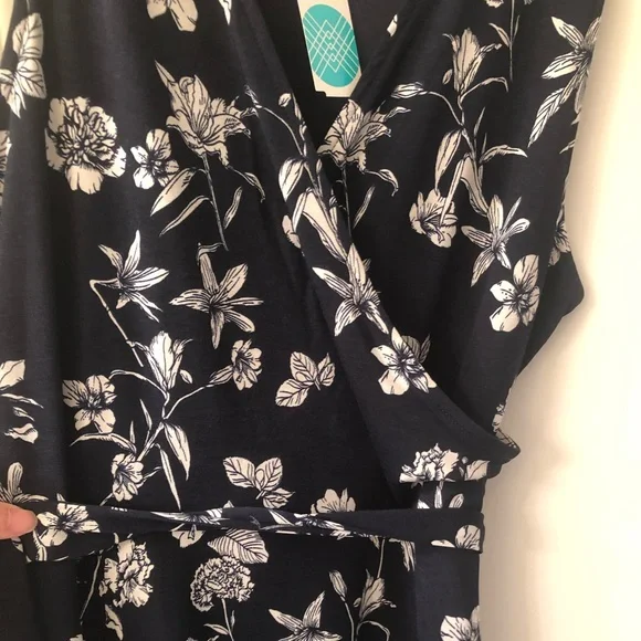 41 Hawthorn Navy Blue Floral Sleeveless Wrap Dress - Picture 2 of 4